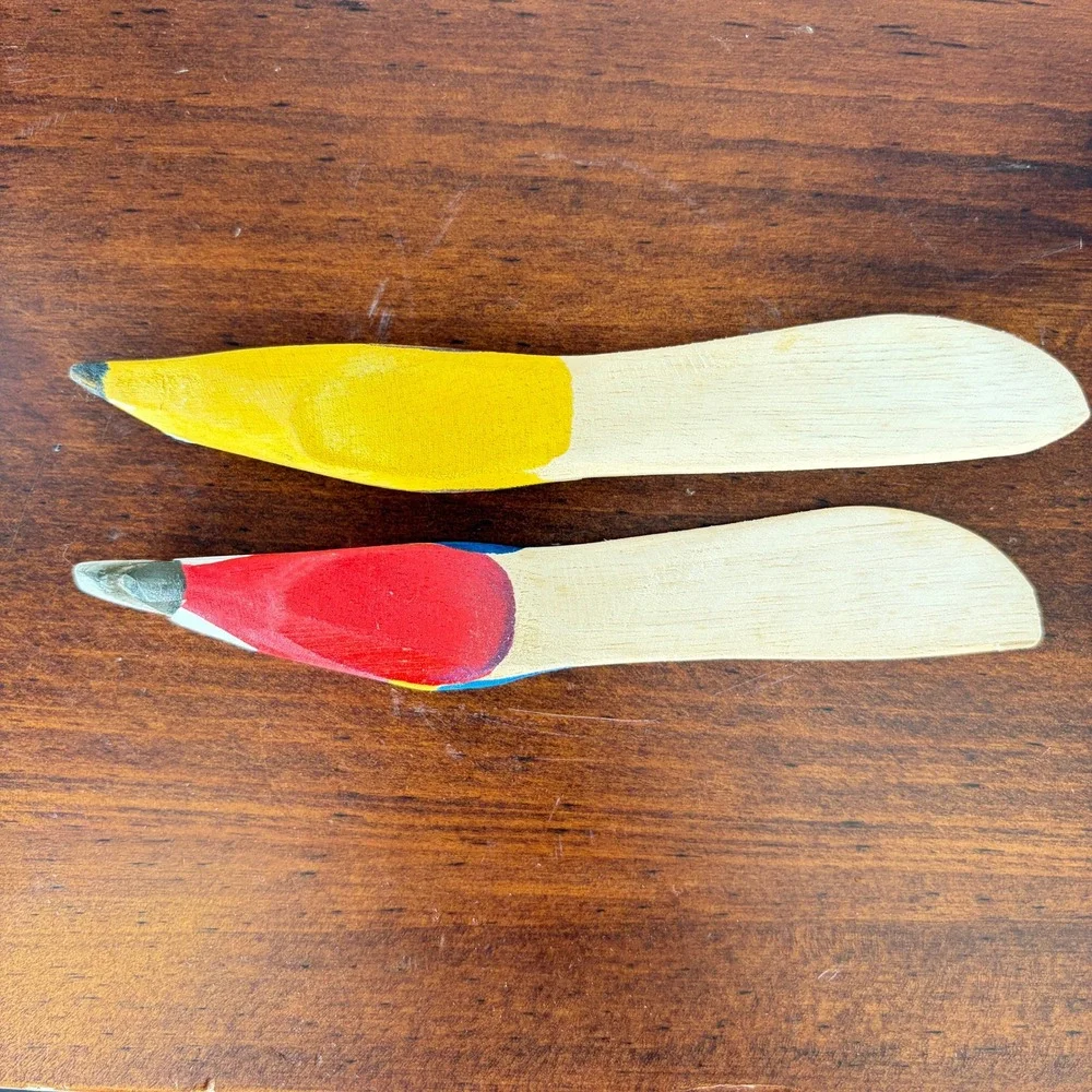 Vintage Hand Painted Wooden Bird Butter Knives Parrot Folk Art Spreaders Set 2
